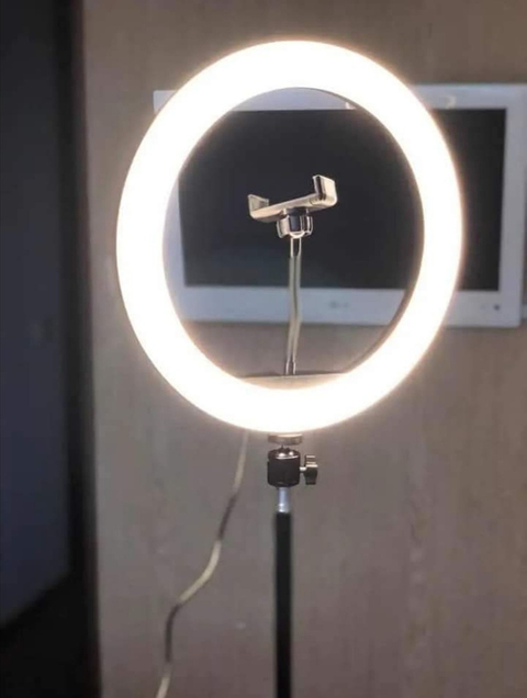 AROS DE LUZ 26CM BLANCO CON TRIPODE 2.1 MTS