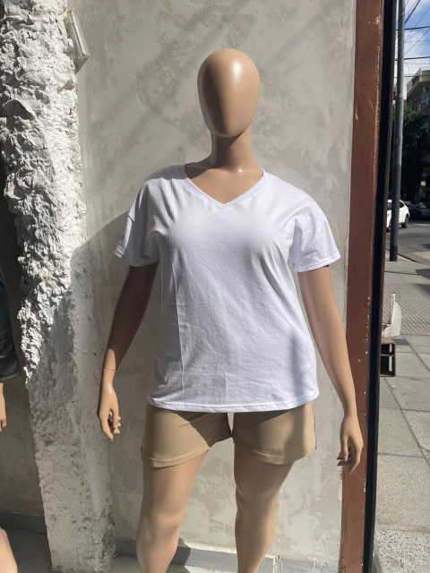 Remera básica tela jersey escote en V blanca - comprar online