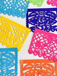 Banderines Día de Muertos en internet