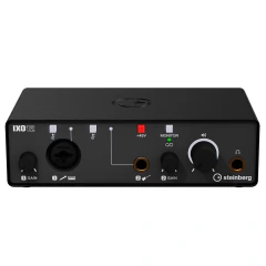 Interfaz de audio USB Steinberg IXO12 con controles de ganancia, entradas para micrófono y guitarra, y salida para audífonos