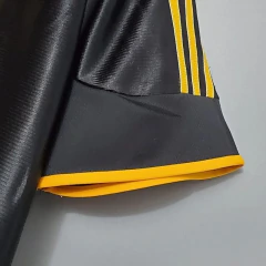 Imagen de Camiseta retro Real Madrid 2000 alternativa negra