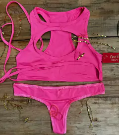 Conjunto de microfibra. Corpiño top con detalle en escote, cintura con tiras y cola less. Art 1014 - Kaury Store