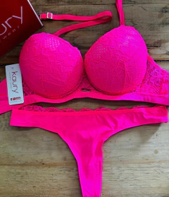 Conjunto de puntilla y microfibra. Corpiño taza soft con push up y cola less. Art 4030 - comprar online