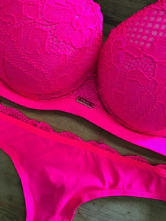 Conjunto de puntilla y microfibra. Corpiño taza soft con push up y cola less. Art 4030 - Kaury Store