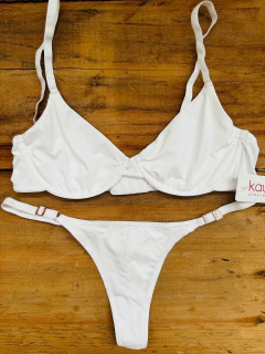 Conjunto de microfibra. Corpiño premoldeado de tela doble con arco y cola less regulable. Art 8193 - tienda online