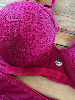 Conjunto de puntilla y tul. Corpiño taza soft SIN push up y cola less. Art 8225 en internet