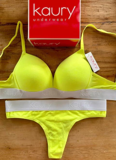 Conjunto de algodón y elástico personalizado. Corpiño triangulito taza soft sin push up y cola less. Art 8186