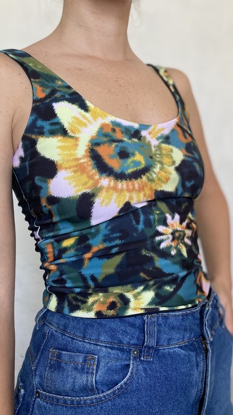 Pasionaria Verde - Musculosa Escote Abierto