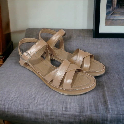 Sandalias bajas beige