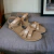 Sandalias bajas beige