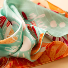 PAÑUELO GLUGLU - VALISSE · 100% SILK SCARVES · A PIECE OF ART ·