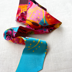 BANDANA TWILLY JAGUARES - VALISSE · 100% SILK SCARVES · A PIECE OF ART ·
