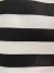 Lona rayada negra y blanca