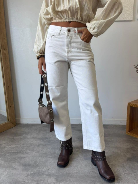 Jean cropped GLICINA (019751)