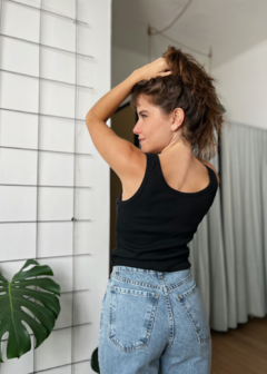 Musculosa Zoe en internet
