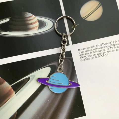 Llavero Saturno by Honey Bastards