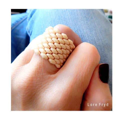 ANILLO MIA NUDE en internet