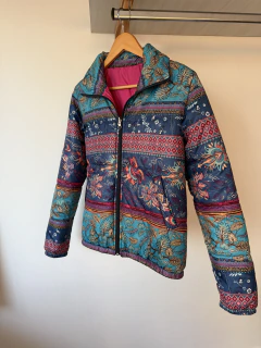 campera PUFFER estampado azul