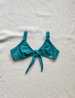 Corpiño con nudo verde