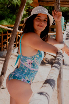 Imagen de enteriza ESTAMPADO TURQUESA