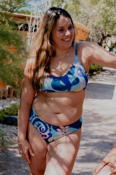 Bikini Azul Geo, corpiño breteles regulables en internet