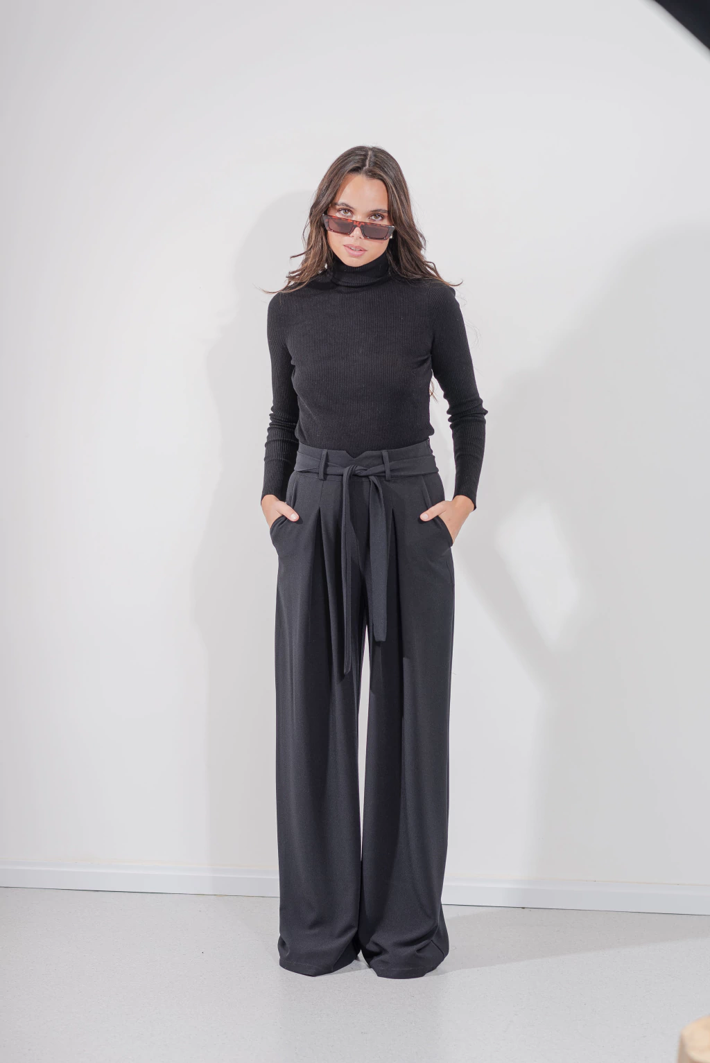 Pant8000 Pantalon Palazzo De Crepe Liviano Con Pinzas Y Lazo thumbnail 7