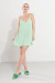 VEST0550 Vestido corto de crepe wash volado en espalda baja - comprar online