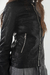 CUER00M6 Campera simil cuero detalles matelicos, cuello mao