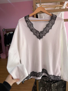 SWEATER LANILLA CON ENCAJE CRUDO - comprar online