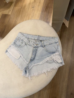 SHORT TIRO BAJO CELESTE - comprar online