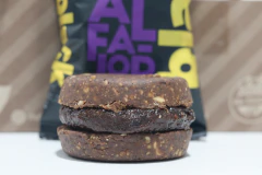 Alfajor Black, Sin Azúcar Agregada (Caja x8) en internet