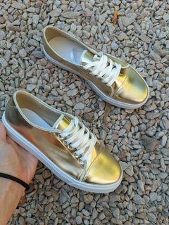 ZAPATILLAS PU DORADO 42 LIQUIDACION SIN CAMBIO