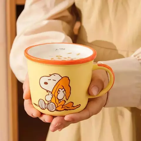 Taza importada snoopy