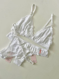 Conjunto Muna blanco forrado en internet