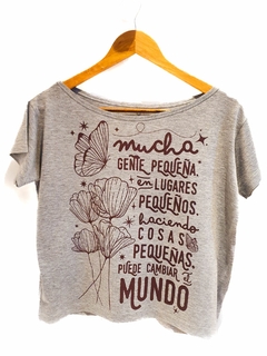 Remera Galeano - Mucha gente pequeña - comprar online