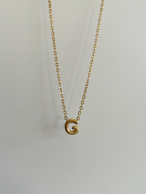 Collar letra G