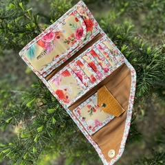 BILLETERA MOSTAZA ACUARELA - comprar online