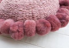 Almohadón redondo con pompones 30 cm - colores neutros