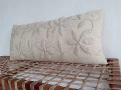 PRE VENTA Maxi almohadón de lana de oveja bordado con lana 30x70 cm (Natural) en internet