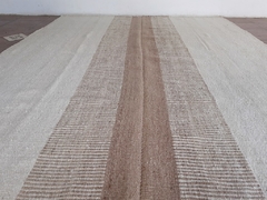 Alfombra natural con peinecillo y raya central beige - comprar online