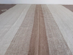 Natural con peinecillo y raya central beige - buy online