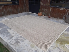 Alfombra con peinecillo completo natural y beige en internet