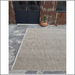 Alfombra con peinecillo completo natural y beige