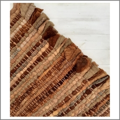 Alfombra de vellón y lana color tabaco - comprar online