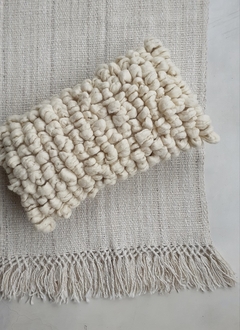 PRE VENTA Almohadón Alpapuyo color natural - tienda online