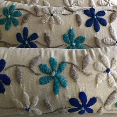 PRE VENTA Maxi almohadón de lana de oveja bordado con lana 30x70 cm (Natural) - ulala