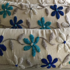 PRE VENTA Maxi almohadón de lana de oveja bordado con lana 30x70 cm (Natural) - ulala