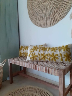 PRE VENTA Maxi almohadón de lana de oveja bordado con lana 30x70 cm (mostaza) en internet