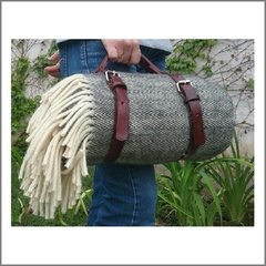 Manta para viaje de llama frisada con arnés de viaje - comprar online