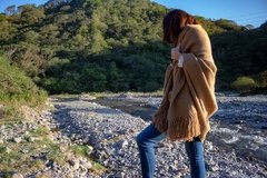Mantón de llama tejido en telar - tienda online